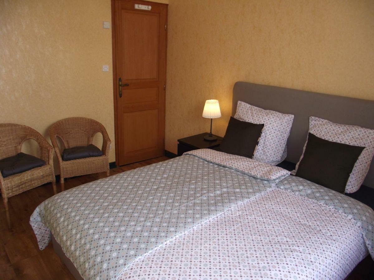 Bed and Breakfast Vacances Au Bon Accueil Sainte-Thérence Exterior foto