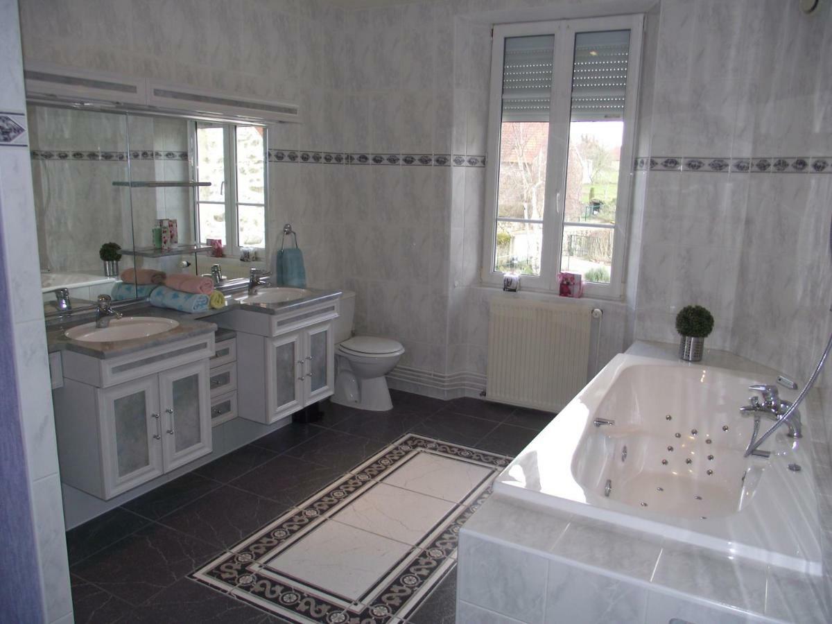 Bed and Breakfast Vacances Au Bon Accueil Sainte-Thérence Exterior foto