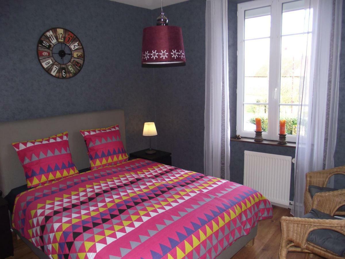 Bed and Breakfast Vacances Au Bon Accueil Sainte-Thérence Exterior foto